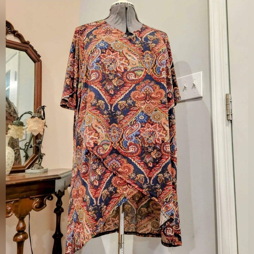 NWT 2X Long Paisley Split-Back Blouse